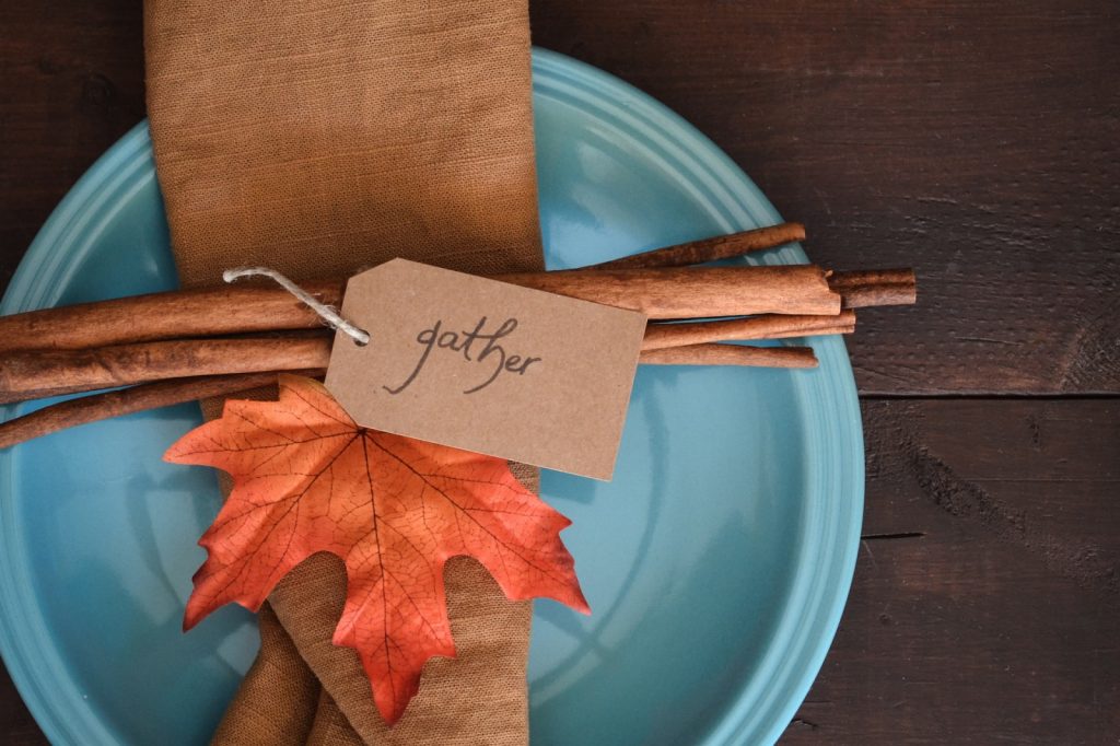 eco-friendly holiday place setting
