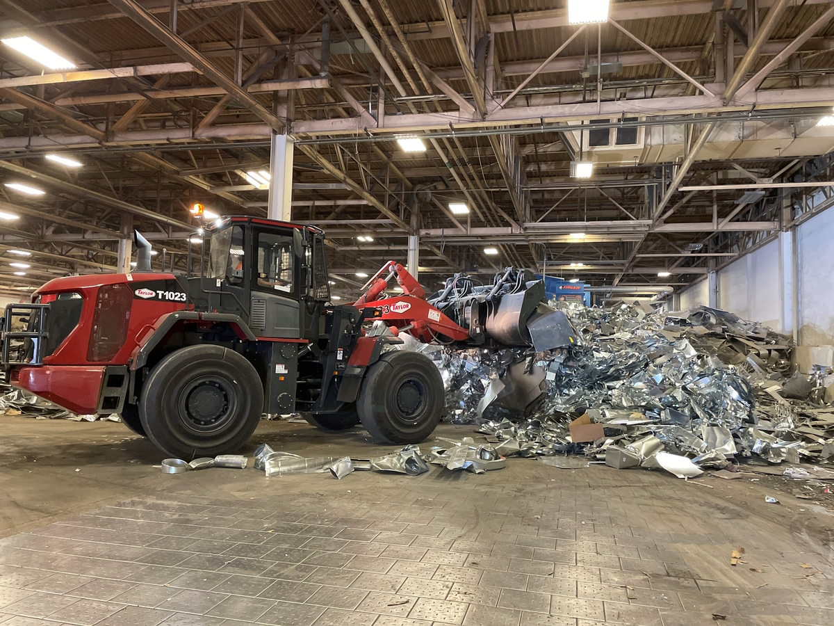 Dallas Metal Recycling New ‘Big Red’ Equipment
