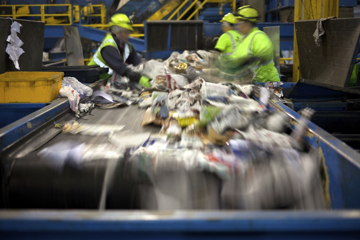 recycling center recycling sorting conveyor