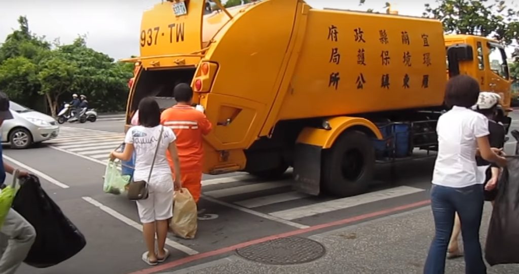 recycling industry Tawian muscial trash truck
